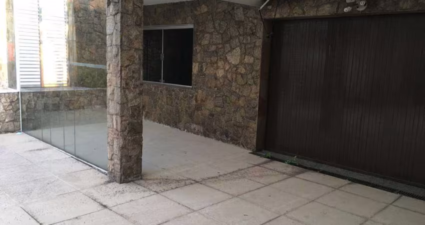 Sobrado à venda 3 quartos 2 suítes 12 vagas Rudge Ramos - São Bernardo do Campo - SP