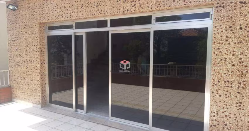 Casa de 236m² localizada no Jd. do Mar e, SBC - SP
