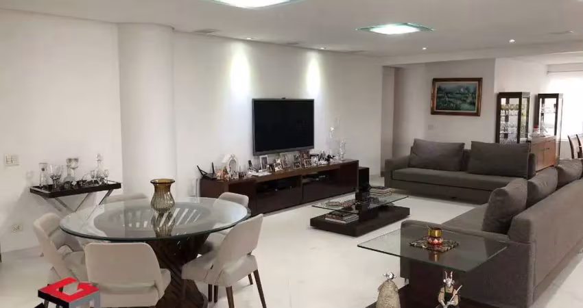 Lindo apto muito bem distrubuído com 4 vagas, lazer completo e com assinatura de Jorge Bomfim!