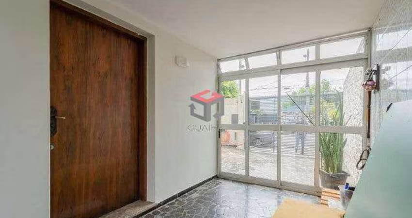 Sobrado com 383m² localizado no Bairro Planalto Paulista em São Paulo.