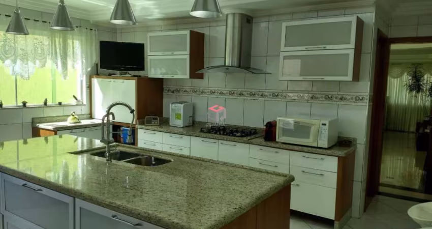 Sobrado à venda 4 quartos 3 suítes 8 vagas Cerâmica - São Caetano do Sul - SP