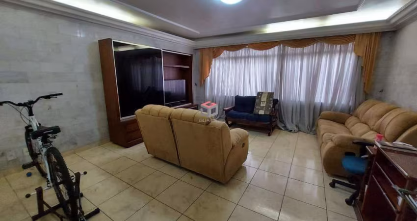 Sobrado perfeito para quem procura bastante espaço em uma excelente localização!