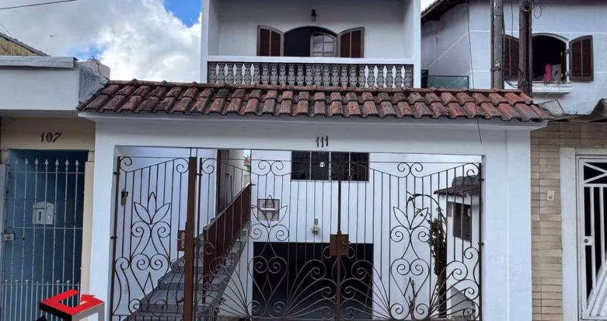 Sobrado com 230m² localizado no Bairro Teles de Menezes em Santo André/SP.