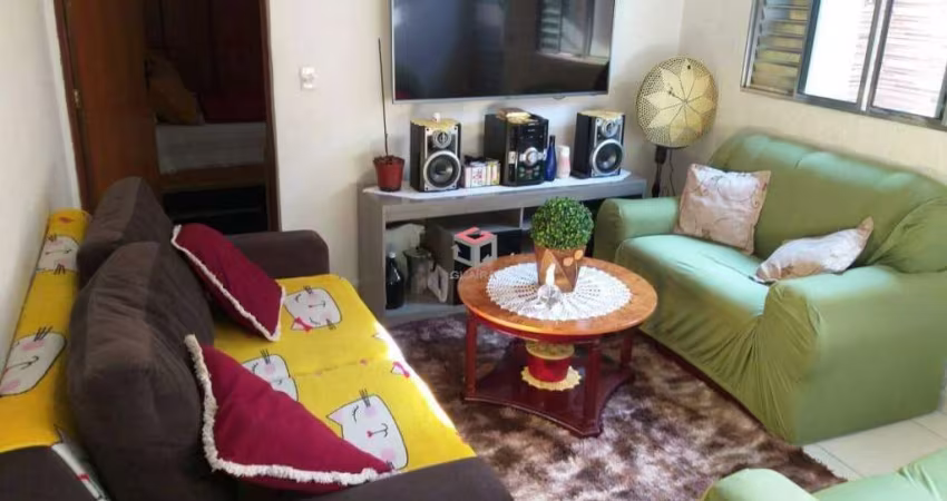 Casa Térrea com 110m² localizado no Jardim Stella em Santo André- SP.