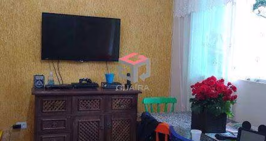 Sobrado amplo com 186m² localizado no Bairro Alves Dias em São Bernardo do Campo- SP.