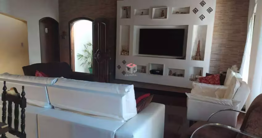 Sobrado à venda 3 quartos 1 suíte 4 vagas Humaitá - Santo André - SP
