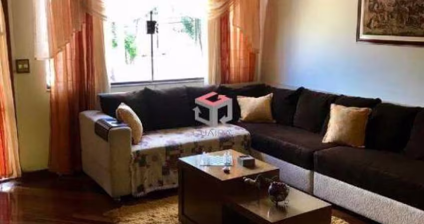 Sobrado à venda 3 quartos 1 suíte 4 vagas Pinheirinho - Santo André - SP