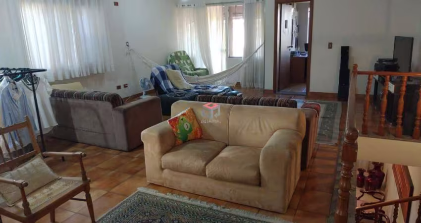 Casa com 400m² localizado no Bairro Santa Terezinha em São Bernardo Do Campo- SP.