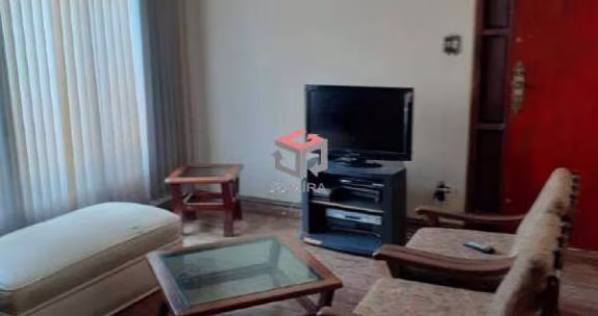 Sobrado com 250m² localizado no Bairro Santa Terezinha em Santo André- SP.