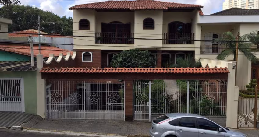 Sobrado com 522m² localizado no Jardim do Mar em São Bernardo do Campo- SP.
