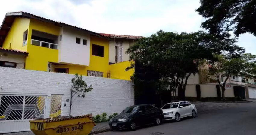 Sobrado de 345m² localizado no Bairro Nova Petrópolis em São Bernardo do Campo - SP.