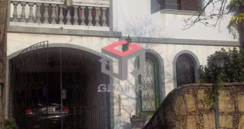 Sobrado amplo com 300m² localizado no Bairro Camilópolis em Santo André - SP.
