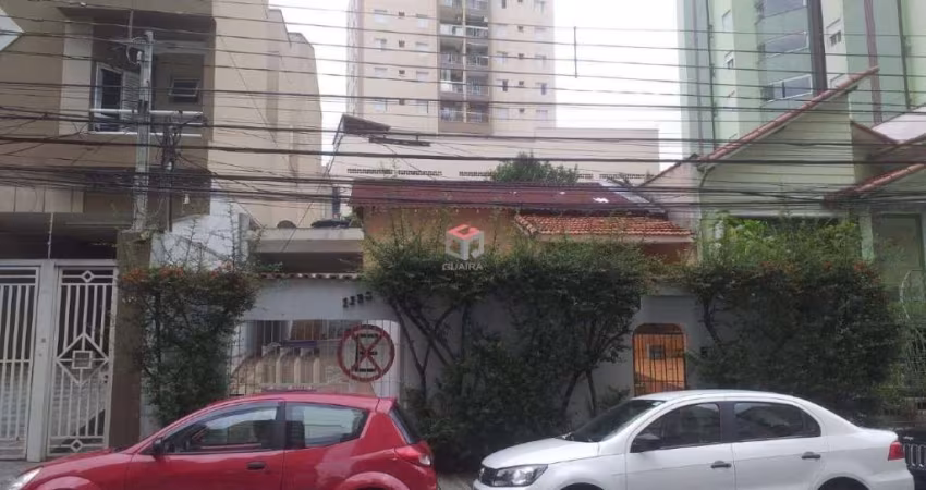 Terreno com 500 m² com casa de 235 m² localizados no Bairro Jardim em Santo André.