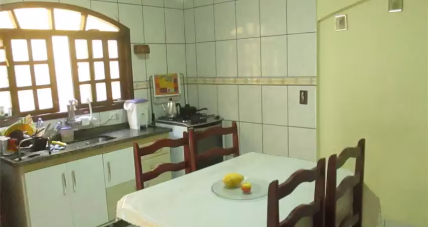 Sobrado à venda 3 quartos 2 suítes 2 vagas utinga - santo andré - sp