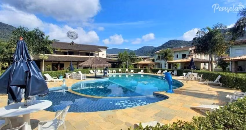 Casa em condomínio fechado com 3 dormitórios, suíte e lazer completo.