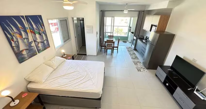Apartamento tipo studio novo e mobiliado. churrasqueira na varanda e piscina