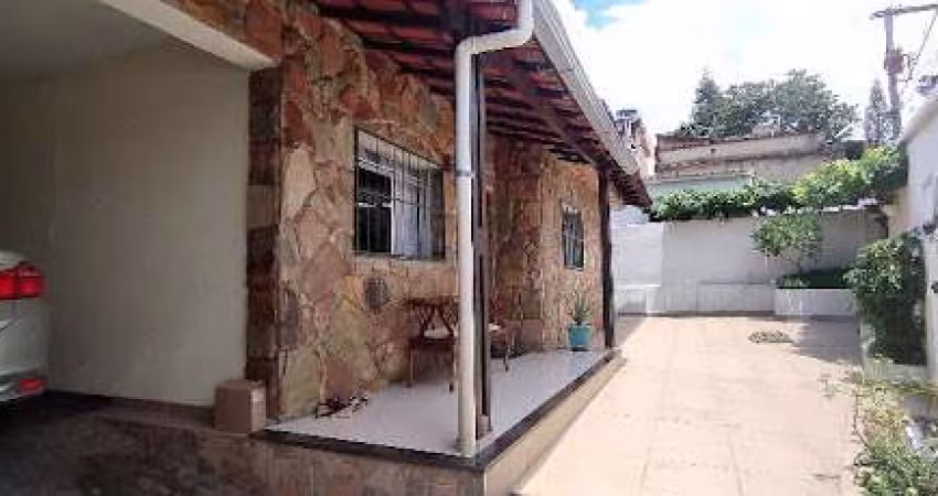 Casa com 03 dormitórios à venda, 179 m² por R$ 650.000 - São Bernardo - Belo Horizonte/MG