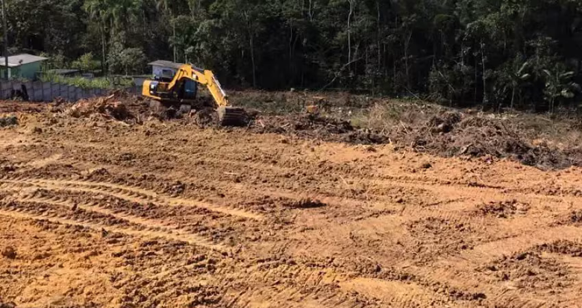Area a venda em ouro fino paulista, ideal para construção de galpões.