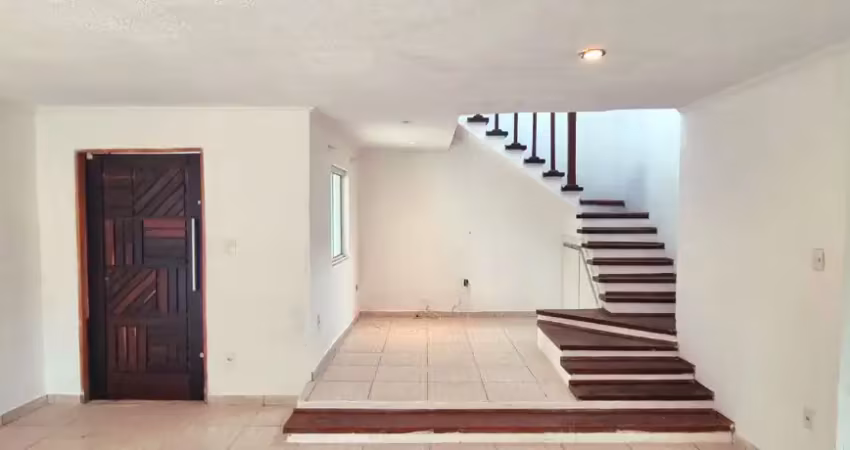 Casa em condomínio fechado com 4 quartos à venda no Ipelândia, Suzano 