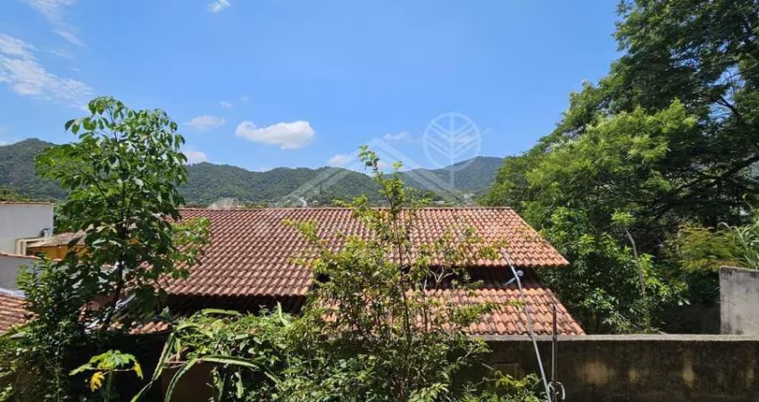 Casa para Venda em Niterói, Serra Grande, 3 dormitórios, 1 suíte, 3 banheiros, 3 vagas