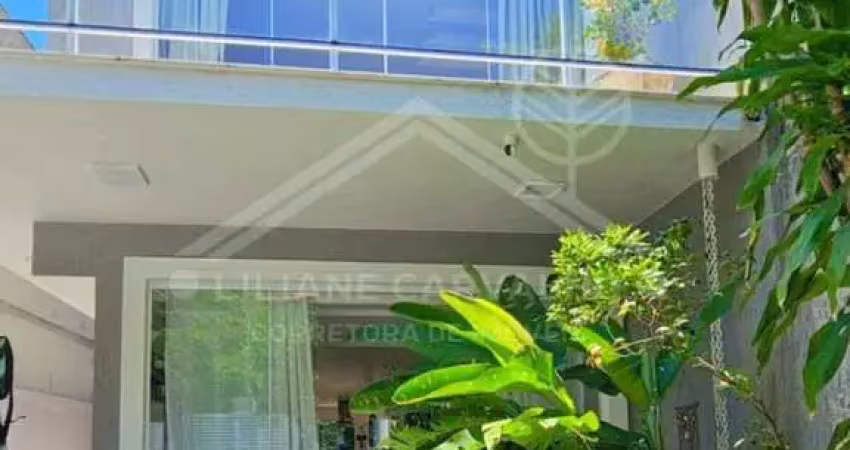 Casa de Praia para Venda em Niterói, Itacoatiara, 4 dormitórios, 2 suítes, 3 banheiros, 2 vagas