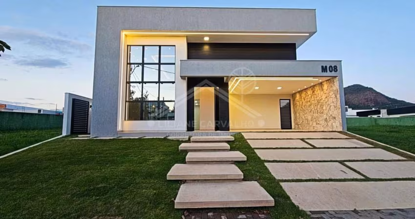 Casa com piscina a venda no Alphaville Marica