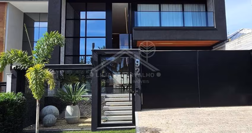 Casa Luxuosa a venda na Praia de Camboinhas