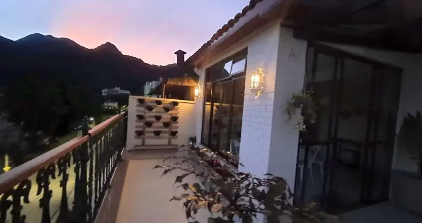 Cobertura para Venda em Teresópolis, Alto, 3 dormitórios, 1 suíte, 3 banheiros, 1 vaga