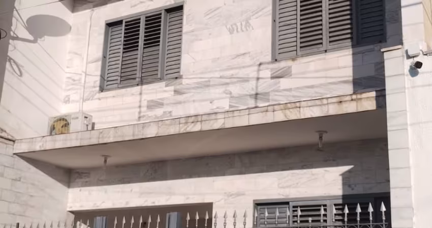 Lindo sobrado no coração do pedregulho com 3 dormitórios