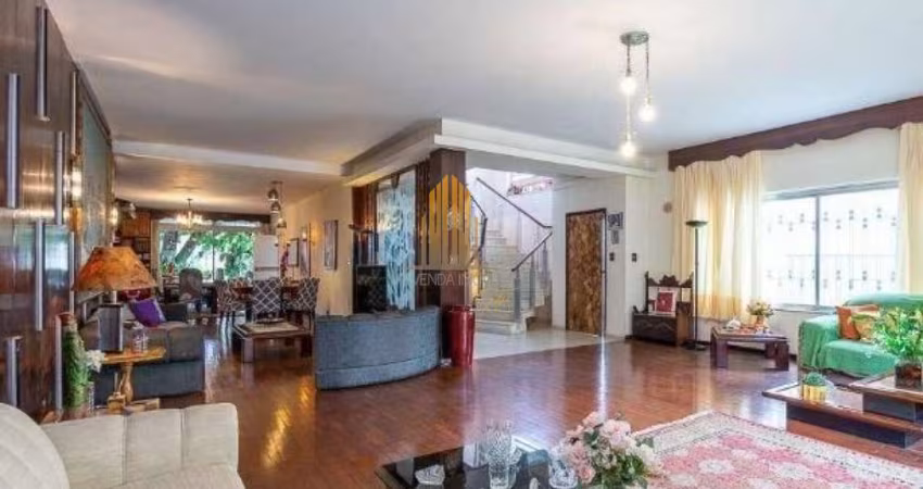 Sobrado Residencial de 600m² com 4 dormitórios/1 suíte, edícula, 4 vagas no jardim Paulistano - SP.