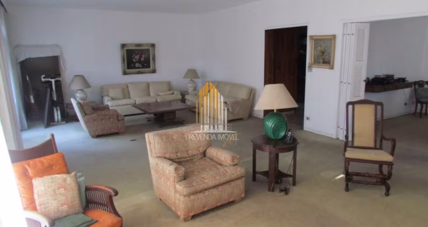 APARTAMENTO DE 300M² COM TRÊS SUÍTES, CINCO BANHEIROS E TRÊS VAGAS Á VENDA NO JD PAULISTA APARTAMENT