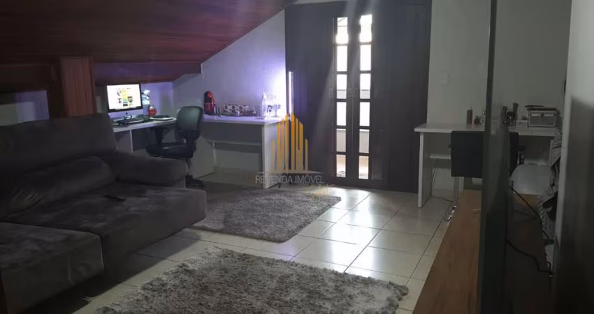 CASA ASSOBRADADA DE  250m2 COM 4 QUARTOS, 1 SUITE , 2 BANHEIROS E 3 VAGAS Á VENDA NO BUTANTÃ CASA AS