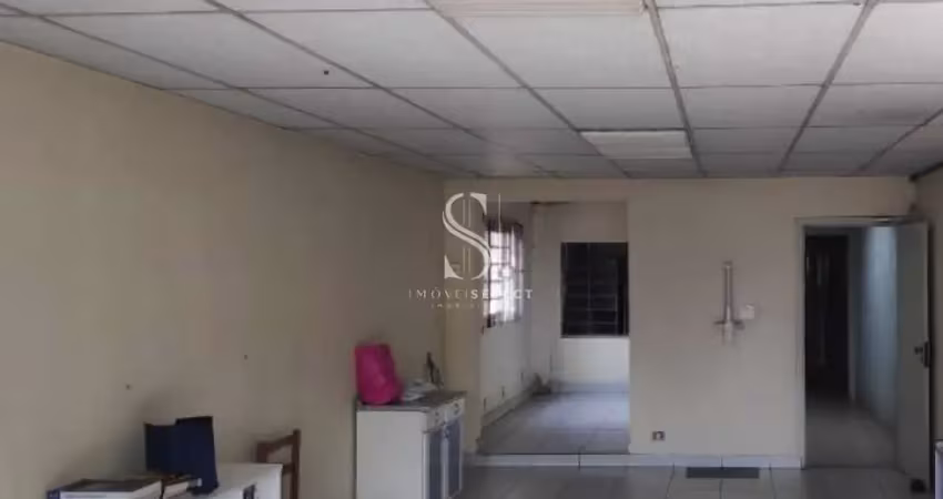 Centro, prédio comercial de 140m² com 4 banheiros, salão.