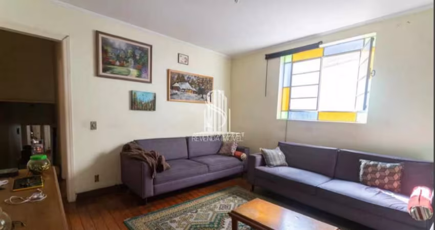 CASA TÉRREA DE 185M² POSSUI 4 DORMITÓRIOS SENDO 1 SUÍTE, 2 SALAS E 1 VAGA À VENDA NA REGIÃO DA LAPA.