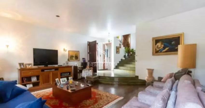 Casa sobrado à venda no jardim leonor de 400m² com 4 dormitórios sendo 2 suítes e 3 vagas de garagem