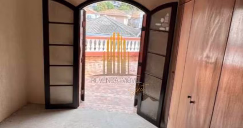 VILA SONIA, CASA DE 140M², 2 DORMITÓRIOS SENDO 1 SUÍTE, 3 BANHEIROS E 2 VAGAS À VENDA.
