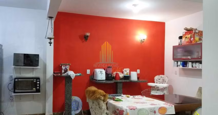 Parque Maria Domitila, sobrado com três dormitórios e quatro vagas de garagem LOCALIZADO NA REGIÃO D