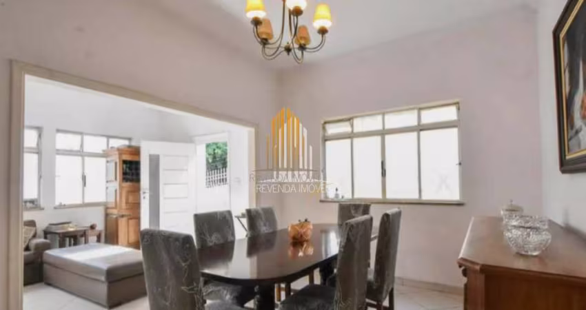 Casa Sobrado à venda no Brooklin de 200m² com 4 dormitórios e 1 vaga de garagem Casa Sobrado à venda