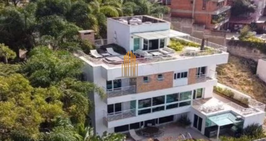 Casa de Condomínio no Panamby - 800m² - 4 suítes - 5 vagas