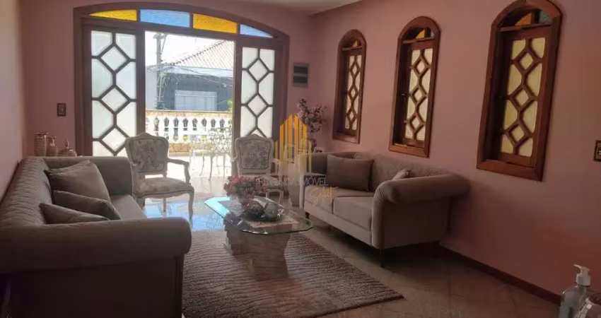 Casa sobrado de 165m² com 4 dormitórios, 4 vagas, 2 suítes, duas salas, 1 varanda, em jd britânica.
