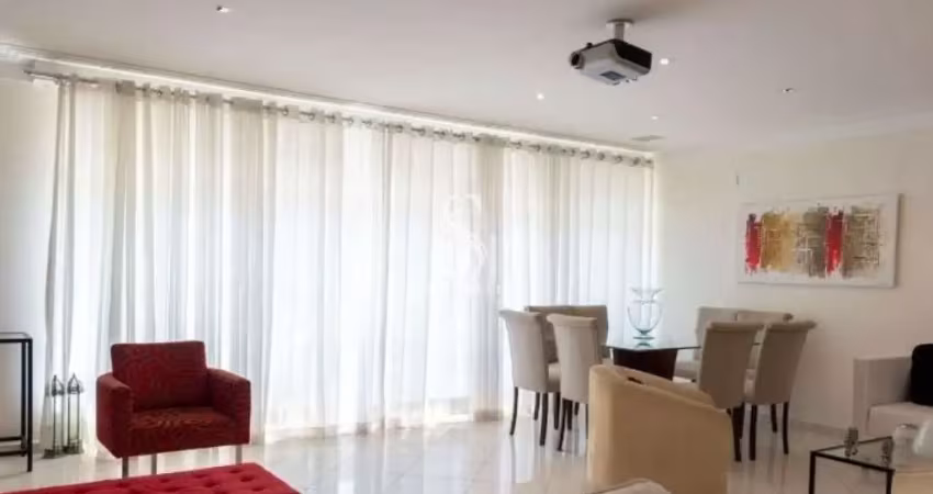 Casa assobradada residencial de 450m²  possui  4 dormitórios ( 2 suítes ) e 6 vagas á venda na saúde