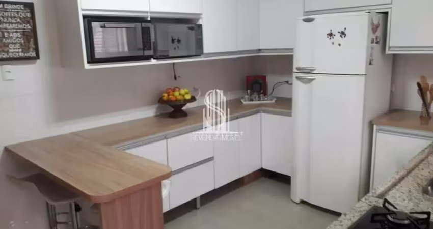 Casa assobradada com 3 dormitórios 3 banheiro 1 suíte  3 vagas de garagem localizada na vila marari