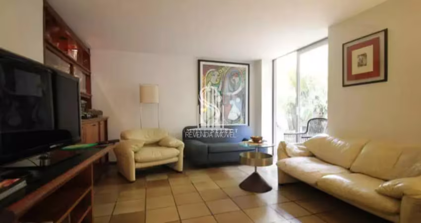 SOBRADO RESIDENCIAL DE 350M² POSSUI 4 DORM SENDO 3 SUÍTES, 2 SALAS E 4 VAGAS, À VENDA EM VILA SÔNIA.