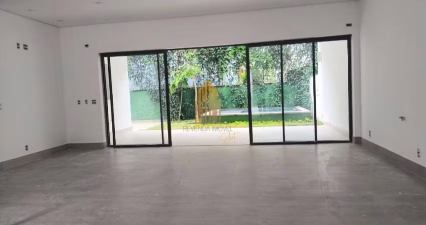 Condomínio VISTA 908 em Santo Amaro - Casa de 337m² com 4 suites, 6 banheiros e 3 vagas