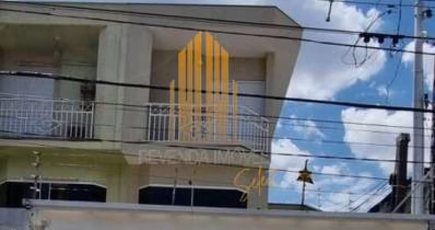 Casa em Vila Nair com 200m² Sala 2 ambientes, 3 suítes e 4 vagas na garagem