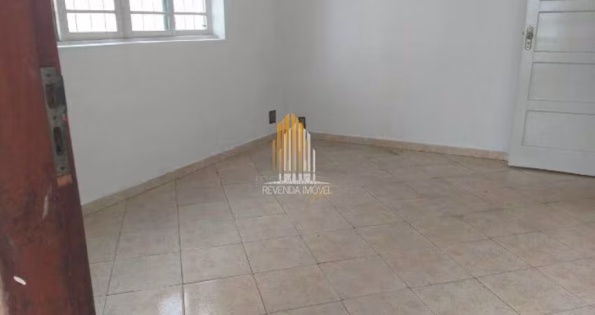 CASA RESIDENCIAL DE 370M² POSSUI 2 DORMITÓRIOS, 2 SALAS, 3 BANHEIROS, E 4 VAGAS, À VENDA EM JAGUARÉ.