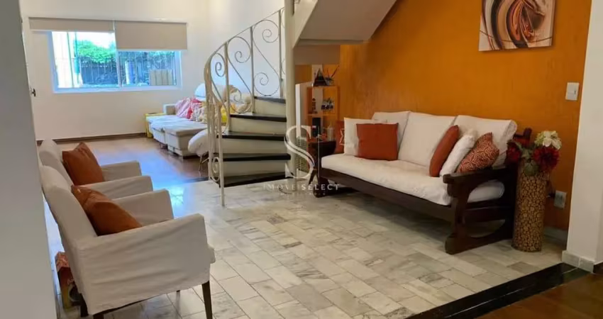 Sobrado de 262m² com quatro dormitórios (uma suíte) à venda na região da água branca.