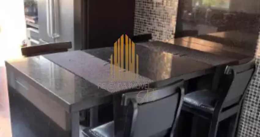 Casa localizada na aclimação de 210m² com 3 dormitórios, 3 suítes e 3 vagas á venda