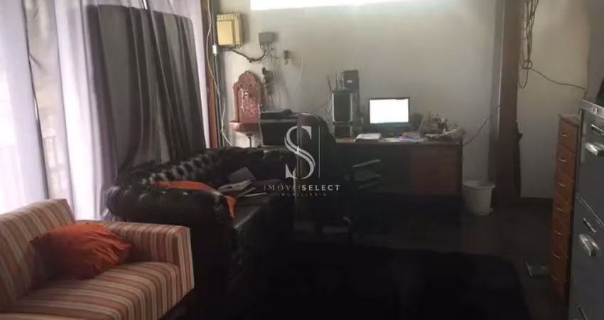 Casa assobradada de 210m² com 3 quartos , 1 suite , 4 banheiros e 3 vagas á venda