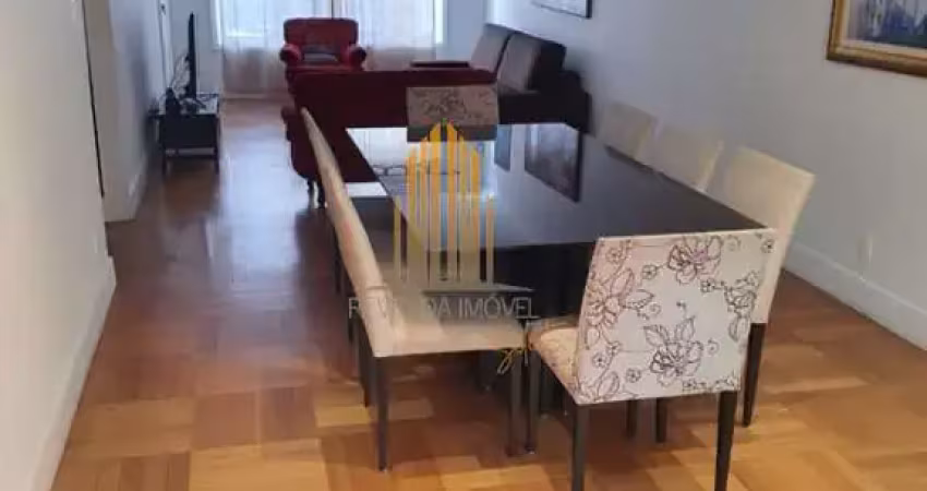 Casa assobradada em aclimação de 320m² com 3 quartos , 1 suite  e 3 vagas á venda
